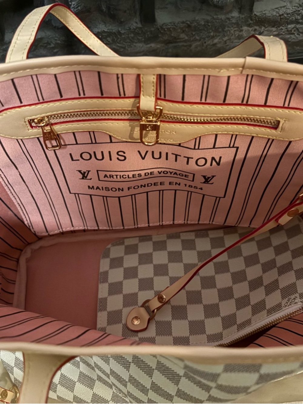 Louis Vuitton Damier Azur Neverfull Tote in White with Pink Trim - Picture 2 of 2
